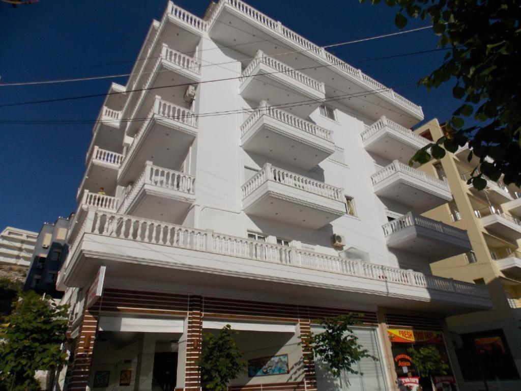 Coastline Apartments Sarandë Exterior foto